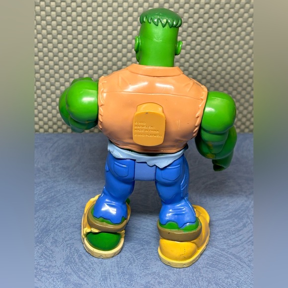 Iconic Rare Preowned Marvel 2002 Playwell Incredible Hulk Kids Toy Figure - Picture 8 of 17
